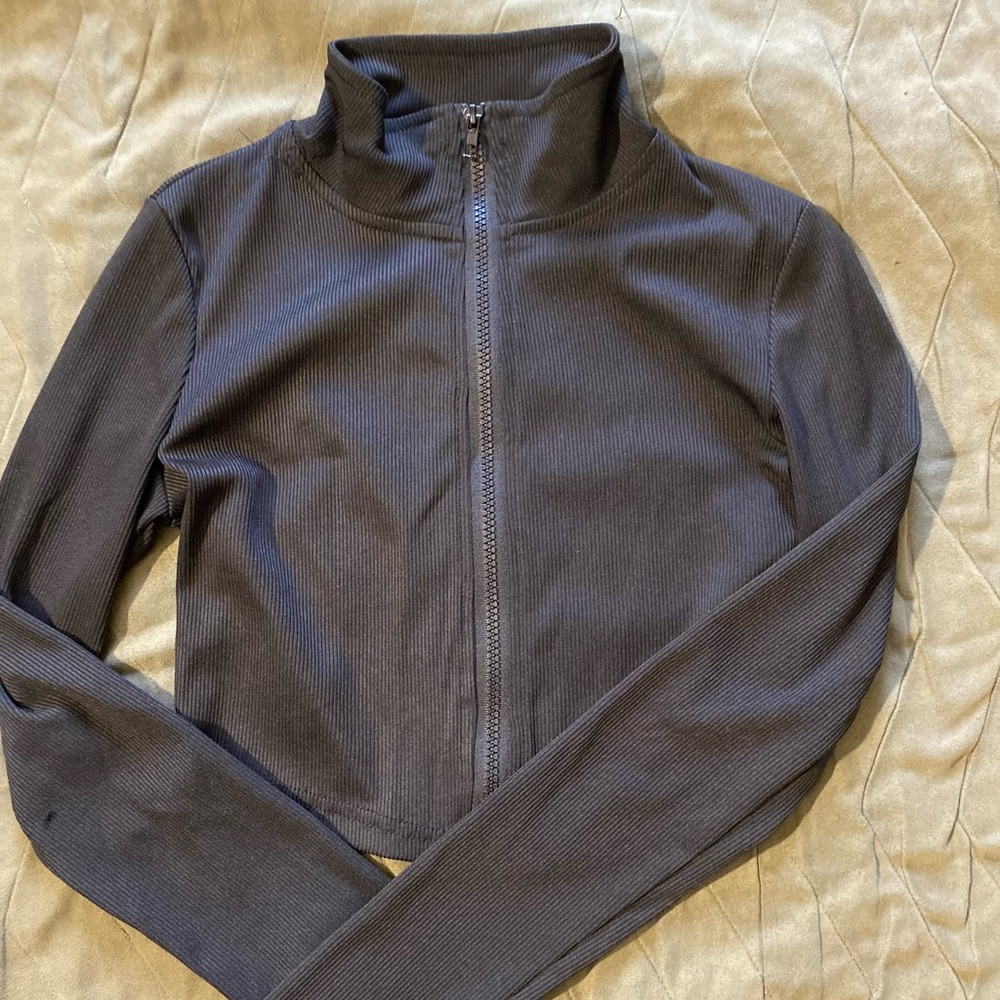 Black zip up crop top light coat.